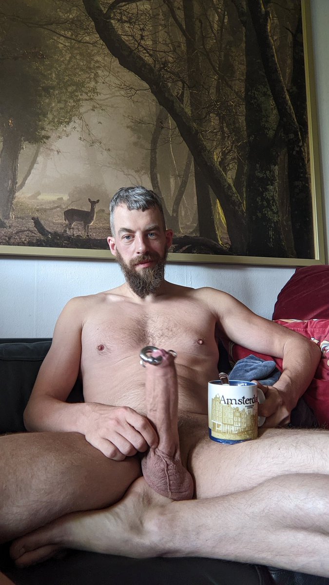 Getting up in the morning

#nakedcoffee #boner #MorningGlory