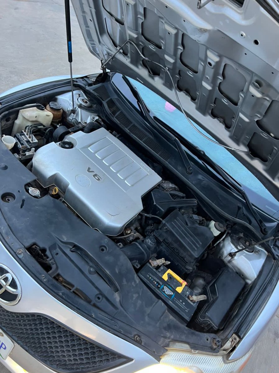 ty_autos's tweet photo. 2007 Upgraded to 2010 Clean Registered Toyota Camry Sport V6
Price: N2.9million
Location:Ikotun
Engine, AC, transmission all 💯
Call/Whatsapp: 09055759472 @PELSAUTOS   @mr_geff1 @Otunbakush1 @oris616 @luxurynwheelsng @maziechidiime @datogoniboy_ @avot10 https://t.co/tdmpOOH9eK