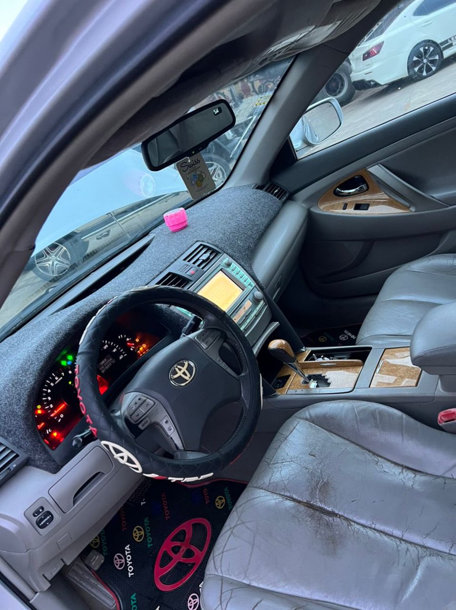 ty_autos's tweet photo. 2007 Upgraded to 2010 Clean Registered Toyota Camry Sport V6
Price: N2.9million
Location:Ikotun
Engine, AC, transmission all 💯
Call/Whatsapp: 09055759472 @PELSAUTOS   @mr_geff1 @Otunbakush1 @oris616 @luxurynwheelsng @maziechidiime @datogoniboy_ @avot10 https://t.co/tdmpOOH9eK