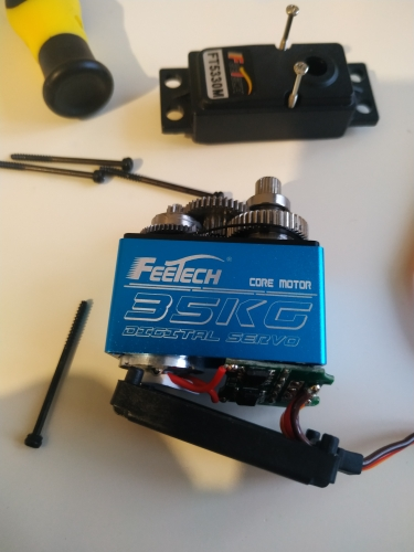 Abbyhong3's tweet photo. 7.4V 35KG metal gear coreless motor waterproof standard digita servo for 1/8 1/10 rc car DIY robot arm.
➡https://t.co/jsAjhYuMVY
#servo #feetech #roboric #rccar #rcservo #technology  #factory #motorcycle https://t.co/EdrLp2jev5