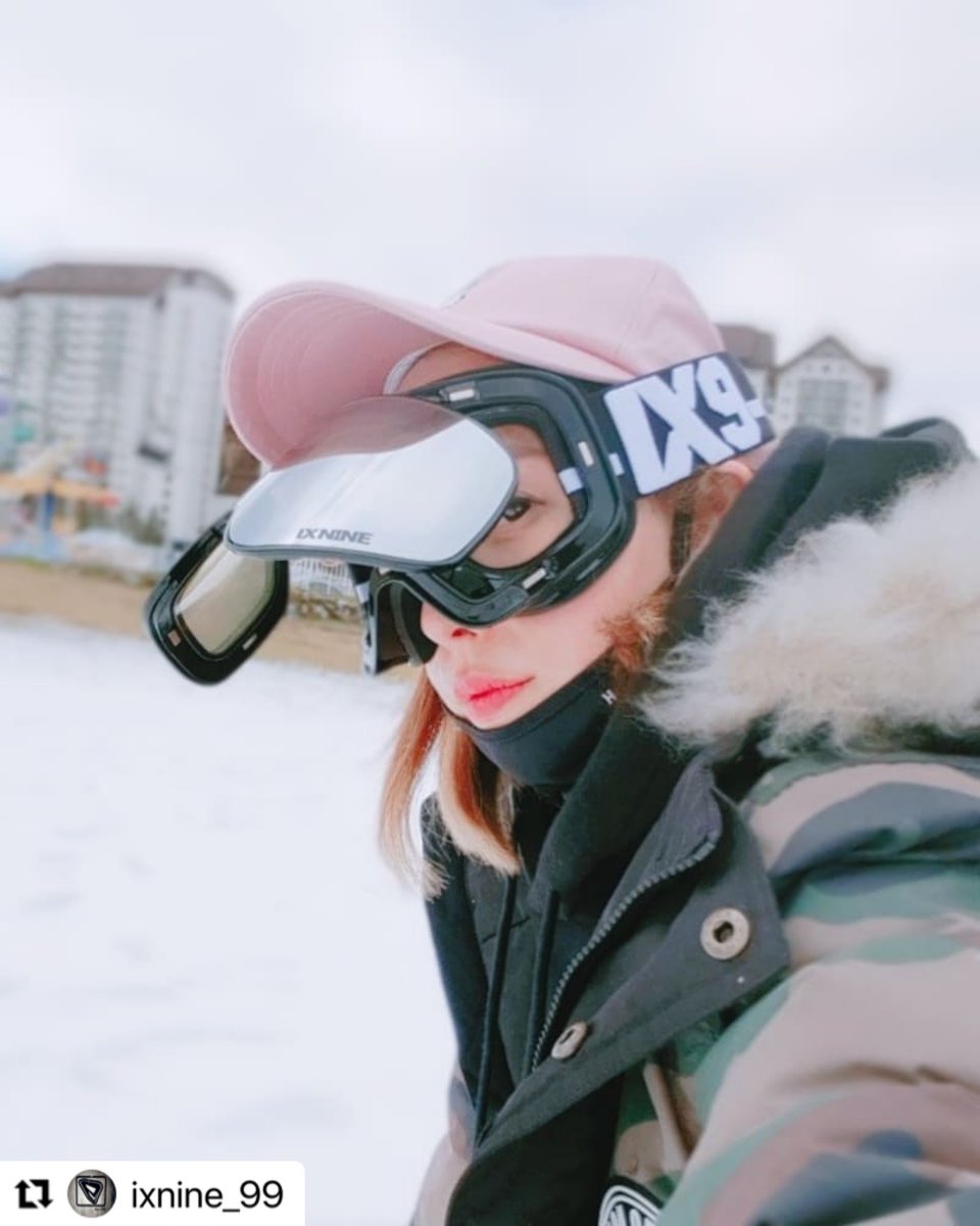 HascoSnowboards's tweet photo. 友達からのLINEに光速返信したかったら、片手で簡単に画面確認することができるゴーグルどうでしょうか。
https://t.co/a2Ebudh6gZ
#ixnine #ix3pro #パカっとゴーグル https://t.co/O6RGSYju49