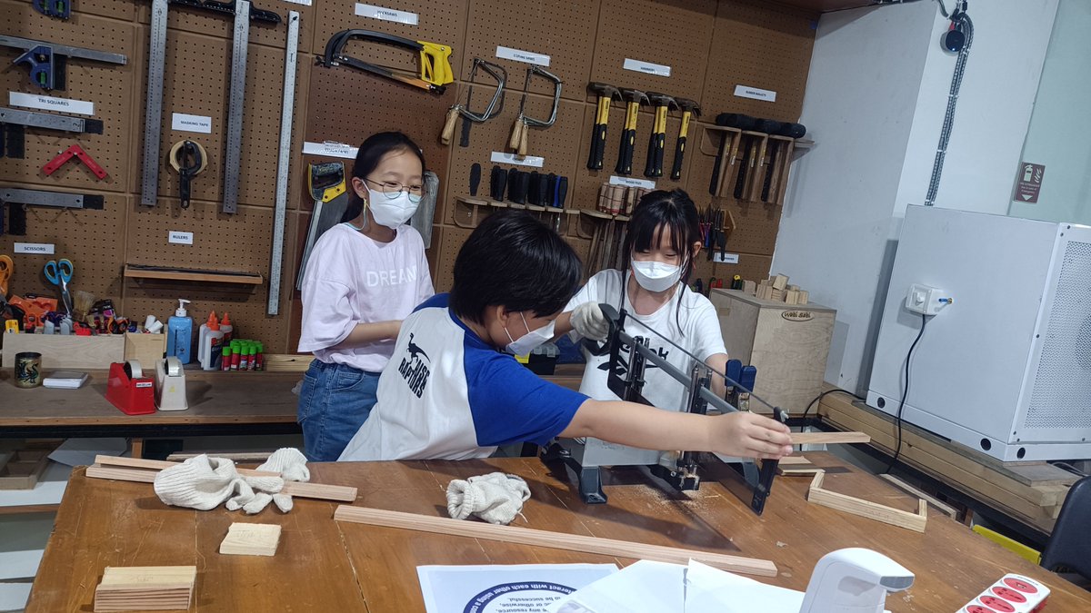NavalanNandini's tweet image. So good to see sawdust flying again in HS/Ms DT Lab
#AISCASA #ASAwoodshop #AISCGrade4 #AISCGrade5 #AISChennai