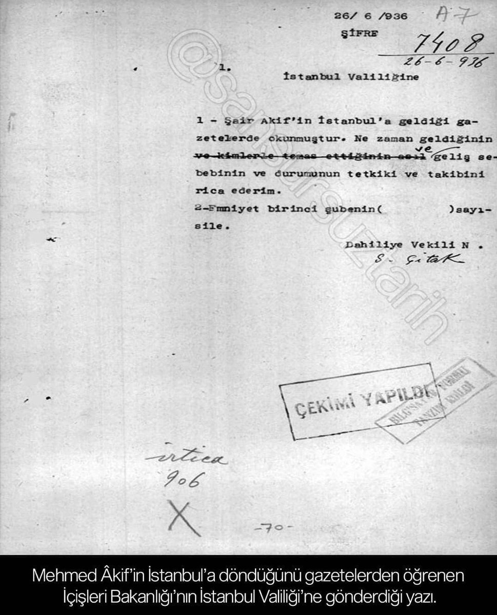 ArsivTarihim's tweet photo. İstiklal Marşımızın şairi Mehmet Akif Ersoy 1925 te ülkeyi terk etmek zorunda bırakılıp, 
11 yıl Mısırda Sürgün hayatı yaşıyor
ve Ölene kadar 'İRTİCA 906' olarak mimlenip takibe alınıyor her adımı izleniyor. https://t.co/Bdbrk1BFx2