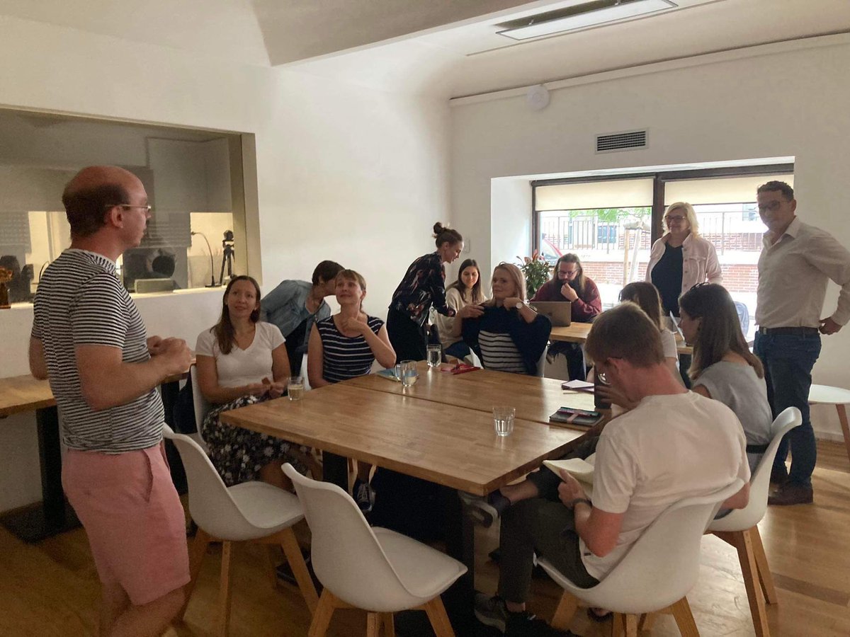 ResearchTuesday's tweet image. Jak se žije lidem s hendikepem v digitálním světě si povídáme s Veronikou Fischerovou a Petrem Špringrem z výzkumného týmu @komercka.