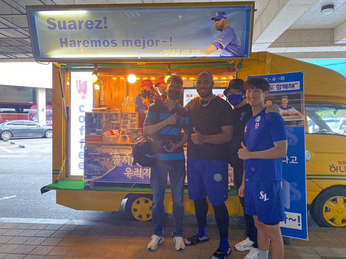 Thank you to lions fan club. Awesome coffee truck today. #라이온즈사랑모임 
Fighting 💪🏽🔥🫶🏽