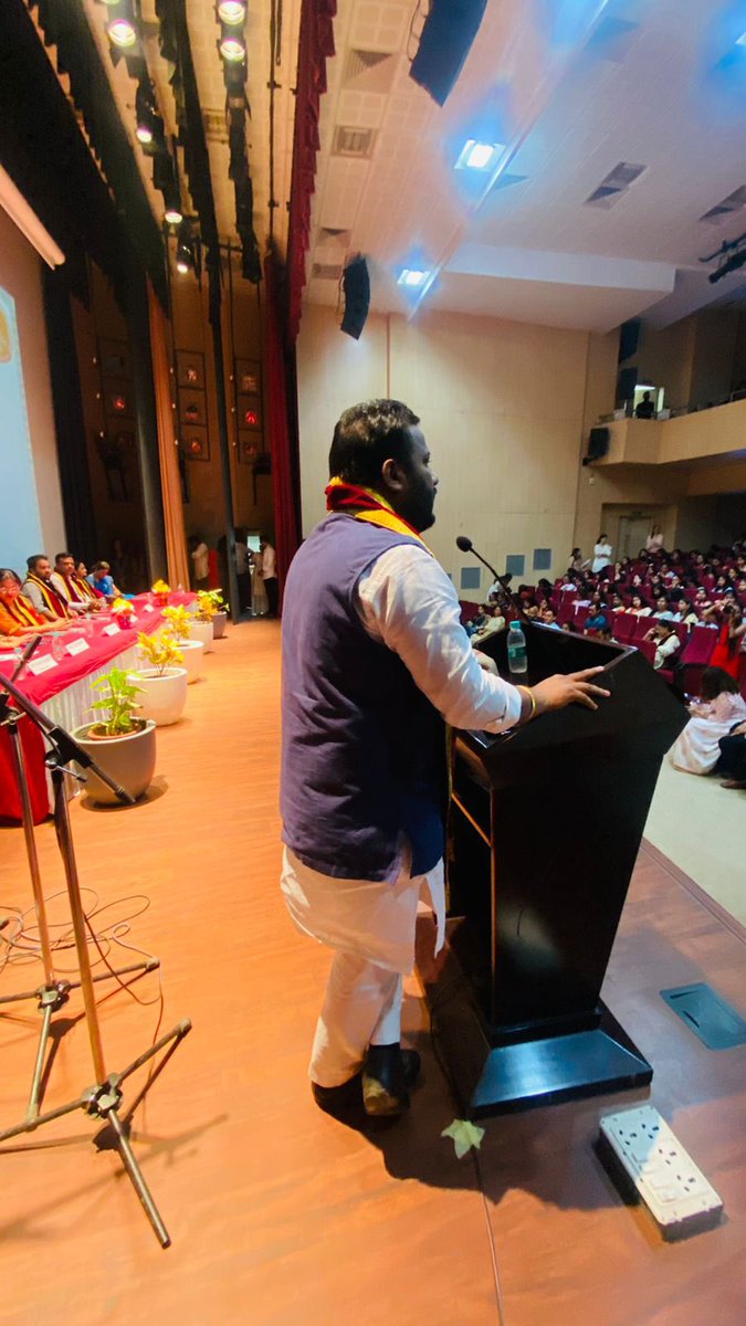 SrcaswD's tweet photo. "इस देश को एक सभ्य समाज की जरूरत है जिसकी जिम्मेदारी हम सभी की है।" - श्री कुलदीप कुमार
@KuldeepKumarAAP
#RajguruDayCelebration
#ConvocationSRCASW
@DrPayalmago
@Jasmine441
@sanjeev_aap
@RavinderDhingan
@FromBhaskar
@priyanka_dev24
@SrcaswD https://t.co/hwgYt5rwj2