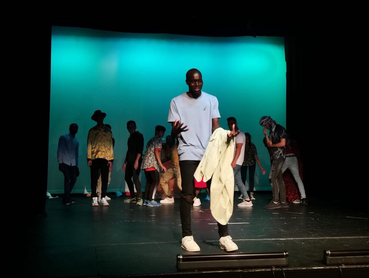 Compasscollect2's tweet photo. What this group of young people have achieved in 2 weeks was simply breathtaking @Hill_Theatres 

Thank you @Bruneluni @Hillingdon https://t.co/nWmEOJy9fH