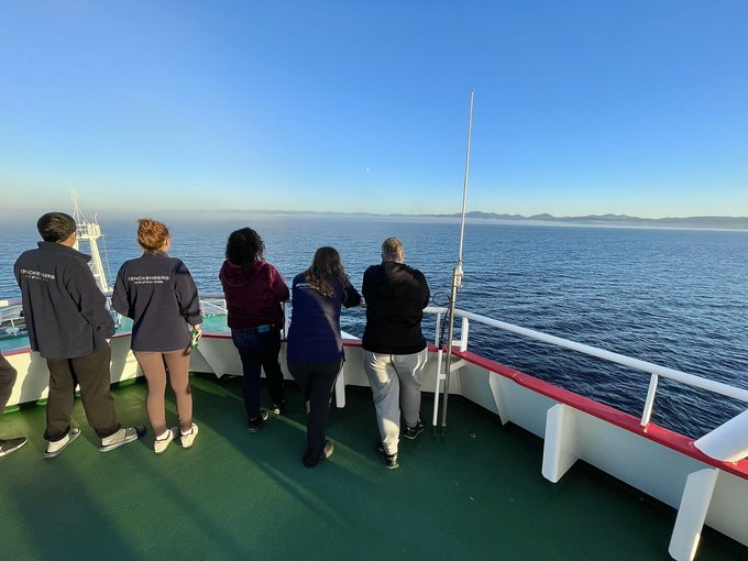 geobiodiversity's tweet photo. Last station finished, labs packed, shipping containers full. The great adventure #AleutBio is slowly coming to an end.🚢⚓️
"What is left then? All the rest of the science!"
Read the last very moving blog posts👇
https://t.co/ZTjUl2q8gC
#proudofyou #AleutBio_team #sciencerocks https://t.co/PXg8pVmJWK