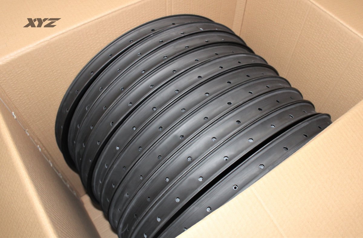 xyzcycling's tweet image. Great value, exceptional ride quality, tough. 

#xyzrim  #carbonmtb  #oem