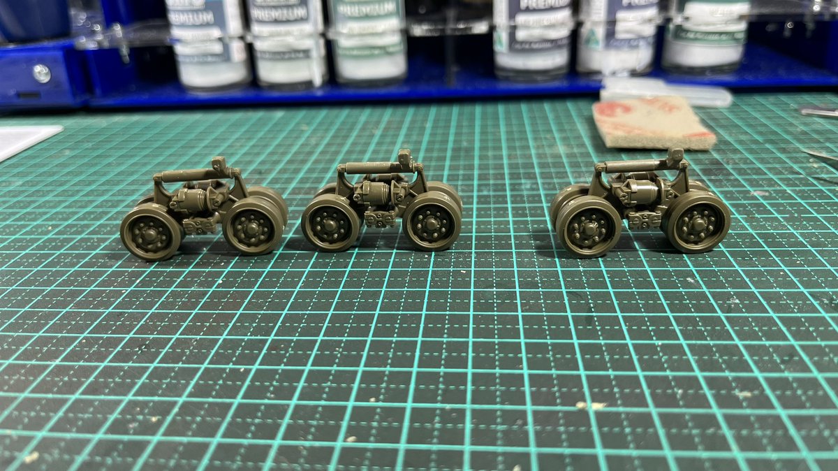 ScaleAussie's tweet photo. Replacement Easy Eight has arrived with a set of camo masks I purchased as well, got stuck in and got quite a bit done today.
#shermaneasyeight #WW2 #love #135model #135scalemodel #diorama https://t.co/tSFYpphVRf