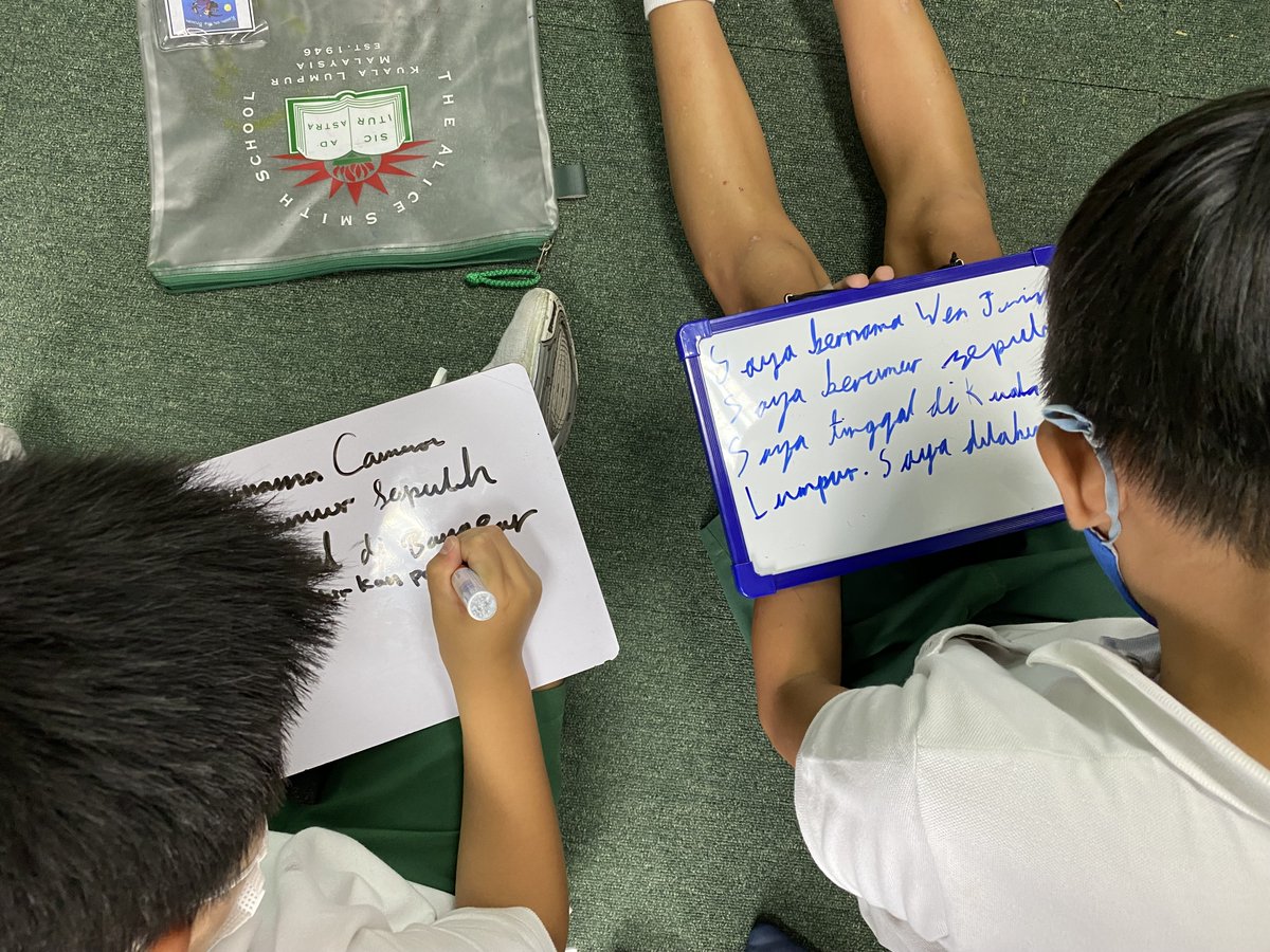 Our 'Essential Bahasa' lessons started this week and it's been fantastic to see all the fun activities and the energy on display in the Bahasa classrooms - Bagus everyone! 🙌🇲🇾