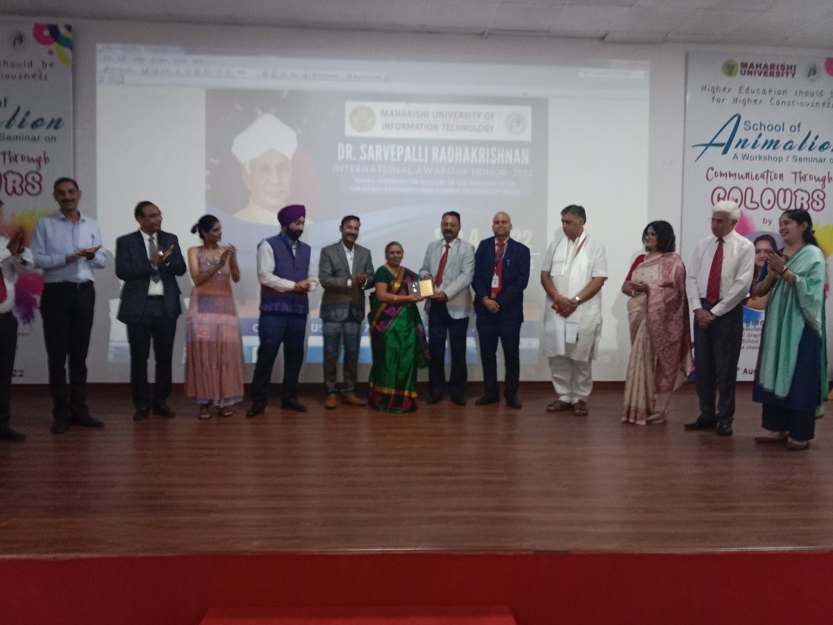 AnshuChakrabor6's tweet photo. My gratitude to @maharishiuni @muitindia for honouring me with #DrSarvepalliRadhakrishnan   award. 
#awards2022 #TeachersDay2022 #TeachersDay #honour #NationalAward 
@ShrichandSharma @dpradhanbjp
#shikshakdivas https://t.co/BnrnyxbP9q