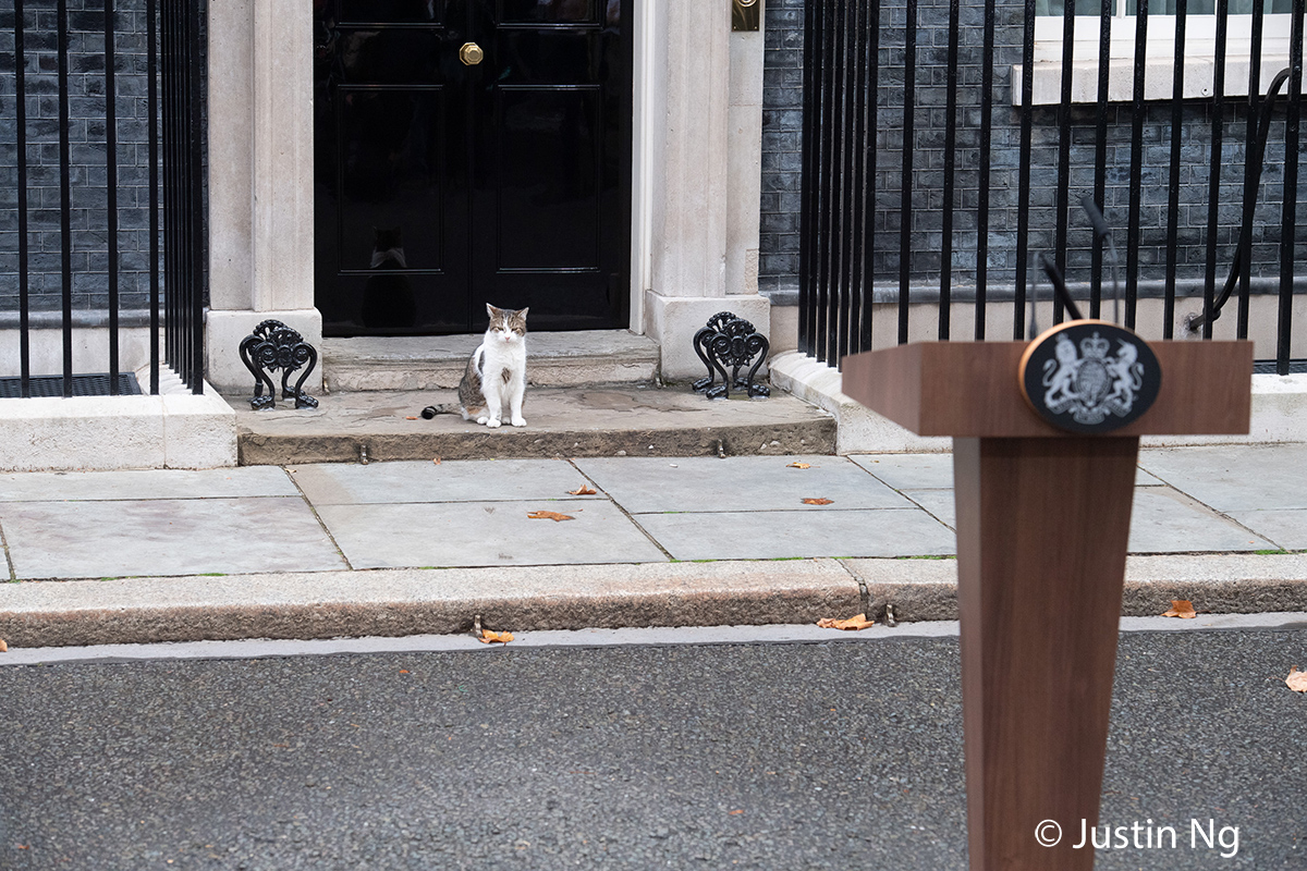 Yep as tv showed, The boss came out literally moments after Former PM left. Impeccable timing as always.