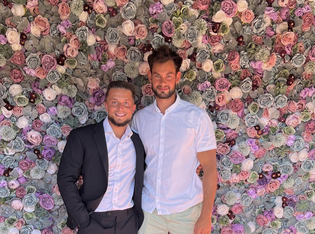 ElliottOleza's tweet photo. My journey with @sander_jesper  has been indescribable so far and there is much more waiting out there, good deeds to be done and positivity to be spread everywhere🔮🍀 https://t.co/quq442zU56