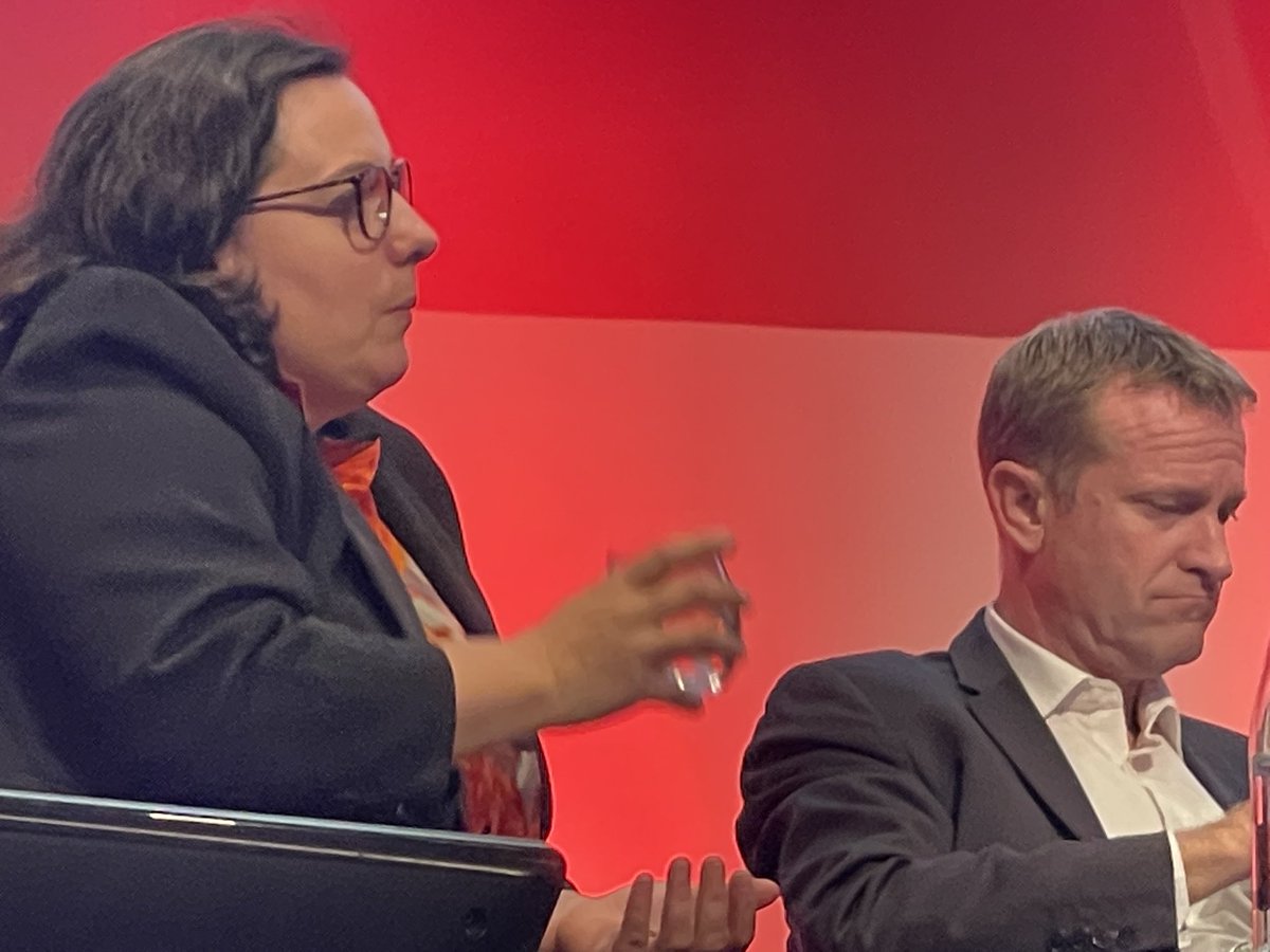 Speed dating #Arkea avec ⁦<a href="/PascalBoulanger/">Boulanger</a>⁩ ⁦<a href="/emmacosse/">Emmanuelle Cosse</a>⁩ ⁦<a href="/ilecallennec/">Isabelle Le Callennec</a>⁩ ⁦<a href="/JPDugoinClement/">J-P Dugoin-Clément</a>⁩  #Repenser les politiques publiques de l’habitat &amp; ministre du logement ⁦<a href="/OlivierKlein93/">Olivier Klein</a>⁩ ⁦<a href="/blanpain_b/">BLANPAIN-B</a>⁩ ⁦<a href="/Julien_Carmona_/">Julien Carmona</a>⁩