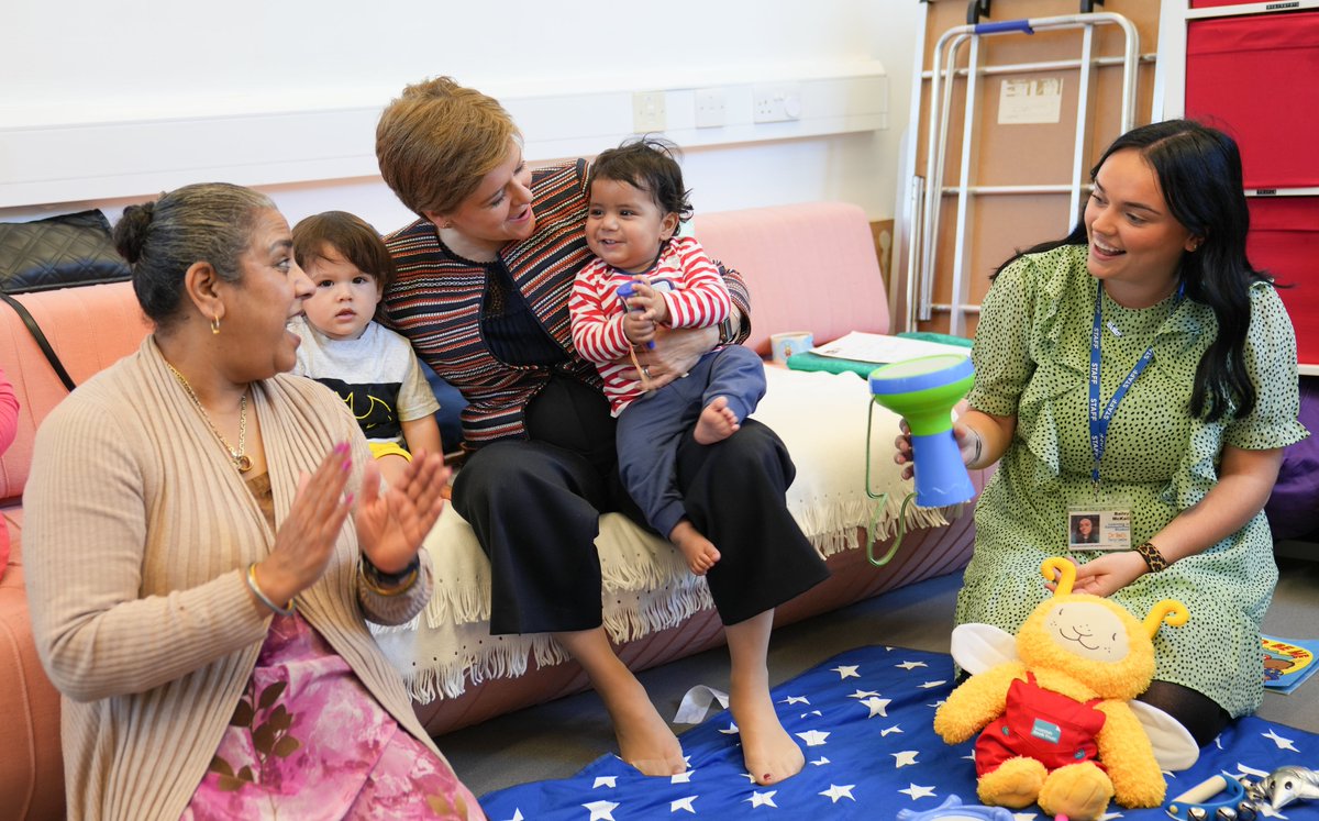 Today <a href="/NicolaSturgeon/">Nicola Sturgeon</a> outlines a Programme for Government designed to help people with the cost emergency.

It will increase the Scottish Child Payment to £25 per eligible child per week and open to applications for all eligible under-16s from 14 Nov.

➡️ bit.ly/3KQuccP