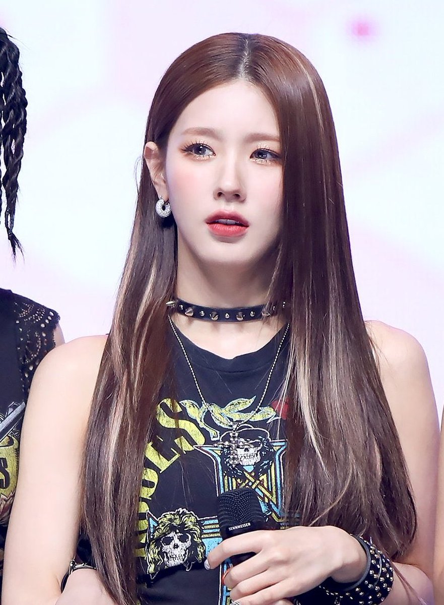 2022.03.26 미연 톰보이 220326 #미연 #조미연 #Miyeon #ChoMiyeon #曺薇娟 #ミヨン #IDLE ...