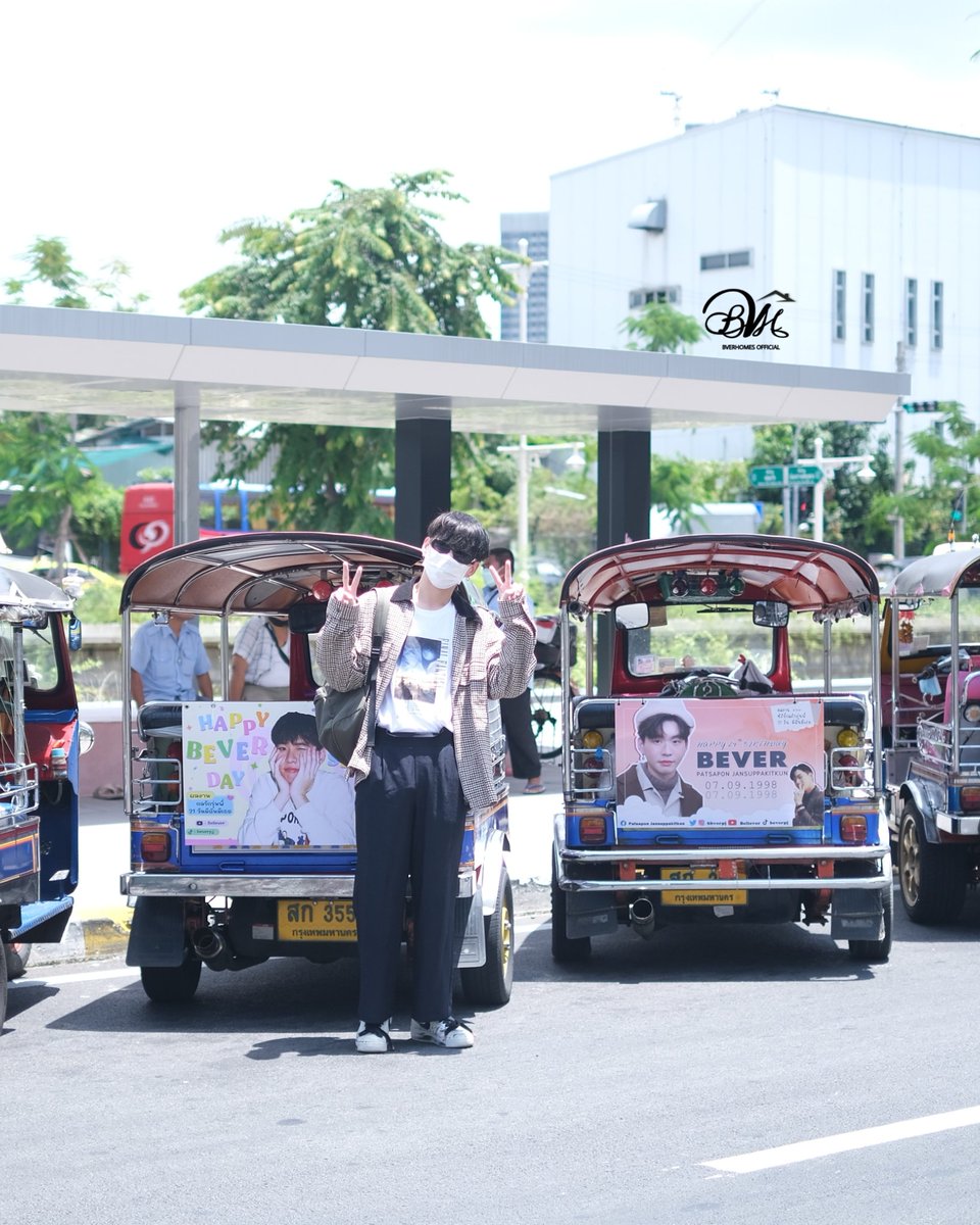 BBVERs_WORLD's tweet photo. นั่งตุ๊กตุ๊กบีเวอร์ ได้ที่เยาวราช 😉

Bever Patsapon
#bbverpj 
#Happy24thBeverDay 
#BeverBDProject2022 https://t.co/fcLyrll9au