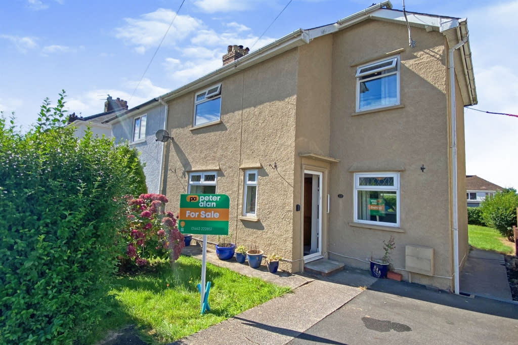 Peter Alan on Twitter "Heol PenYParc, Llantrisant, Pontyclun