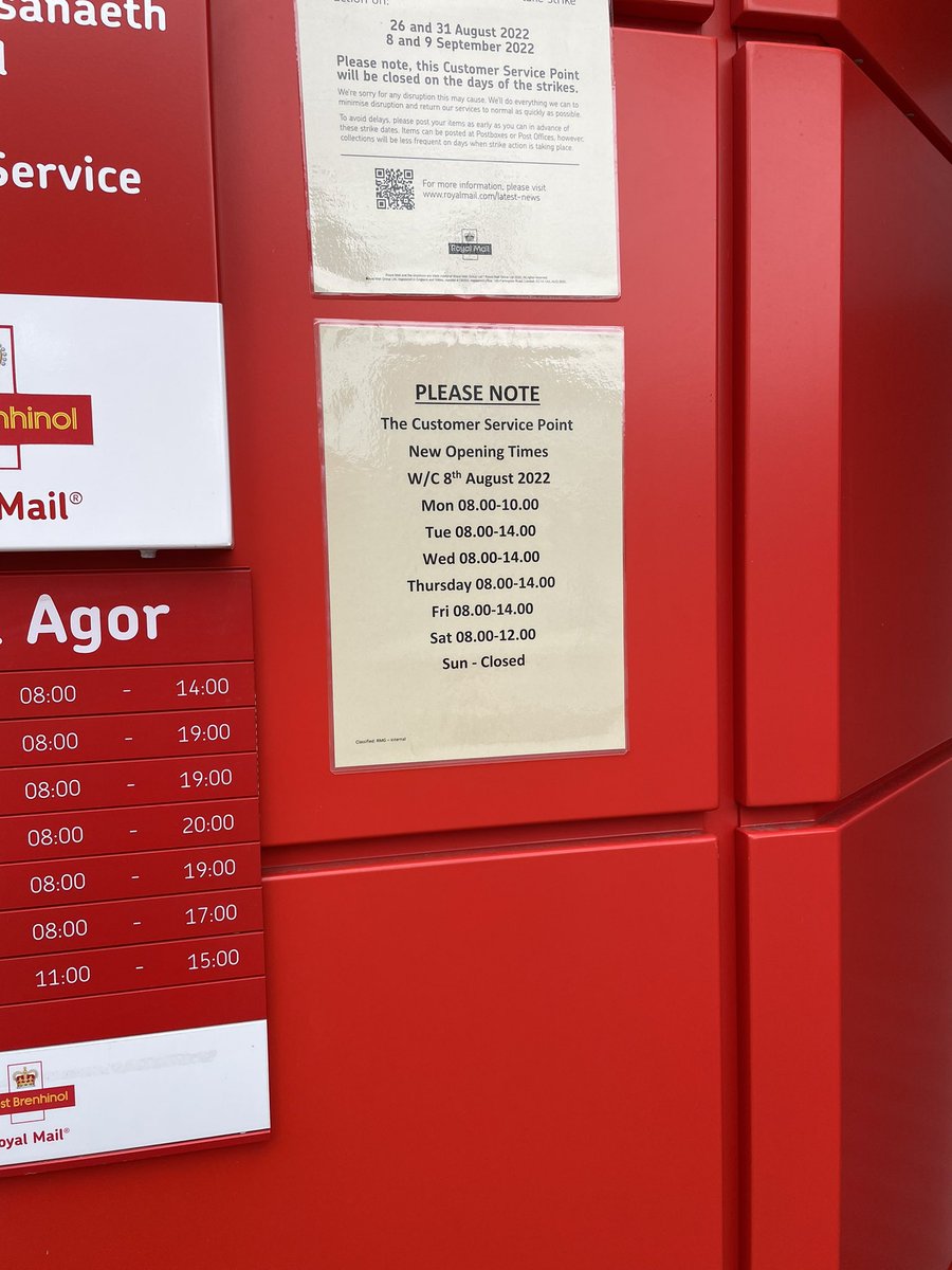 WildOptimist's tweet photo. @RoyalMail How are these paltry hours supposed to align with a decent customer service? https://t.co/bBwept5vxB