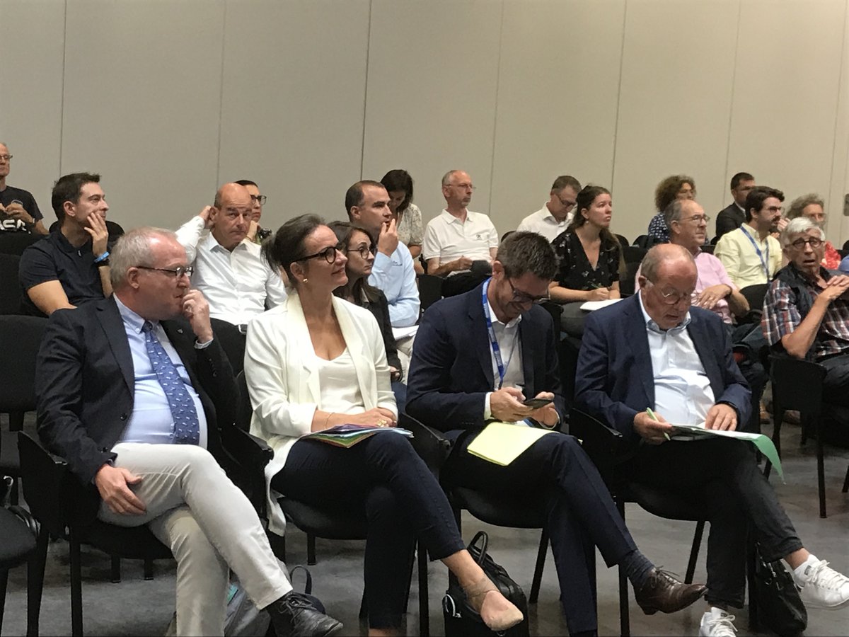 B4C_eu's tweet photo. 👀 En direct de la Matinée #B4C dédiée aux #biointrants en @regiongrandest avec la conférence sur les biointrants : Quelles réalités en région Grand Est ? Zoom sur 3 cultures impactantes en région : le blé, la vigne et la betterave https://t.co/y670CxGK4J