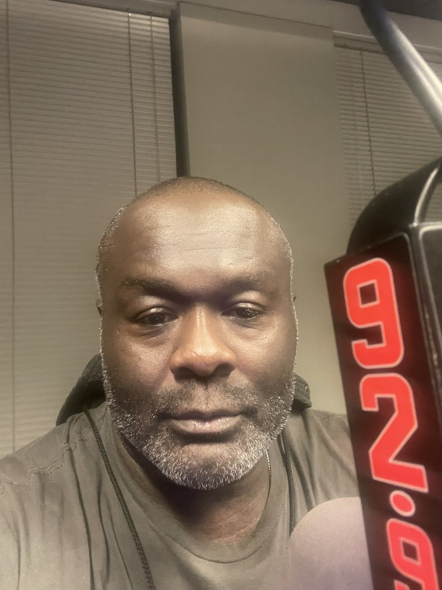 Bighugh53's tweet photo. When you shave your beard … Then instantly regret it ! Morning Errbody! Oh yea!Central State won this weekend ! 4G4C4S https://t.co/7i0Rw3TC4L