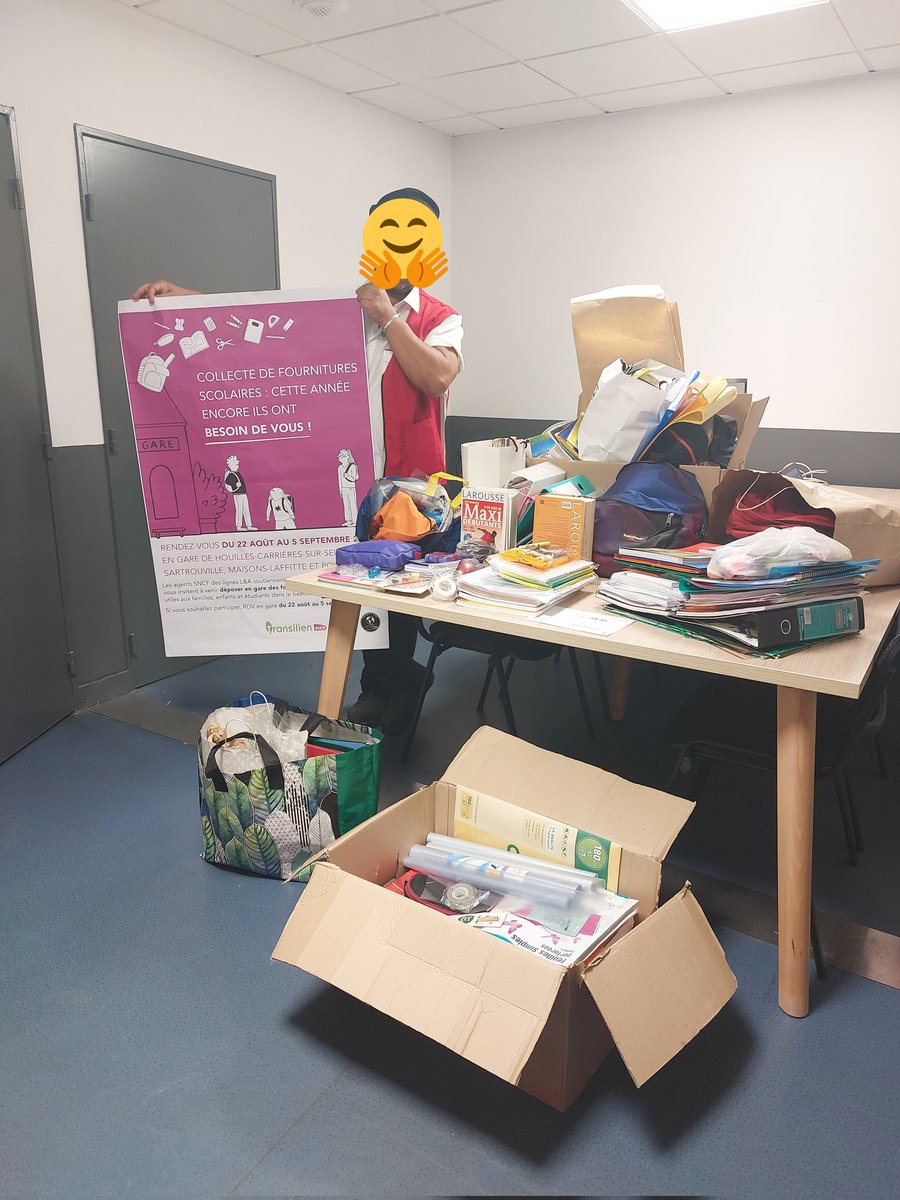 WahedGdesP's tweet photo. Un grand merci pour votre élan de générosité en participant à notre collecte de fournitures scolaires pour les enfants dans le besoin. Voici un aperçu de vos dons  en gare de #houilles 👍👏🙏.@Jemmel_Ma @NPRIGENT_SNCF @Jmounir01 @Actu_Transilien @CharityOne @LIGNEL_sncf @RER_A https://t.co/cWKyCN9zQs