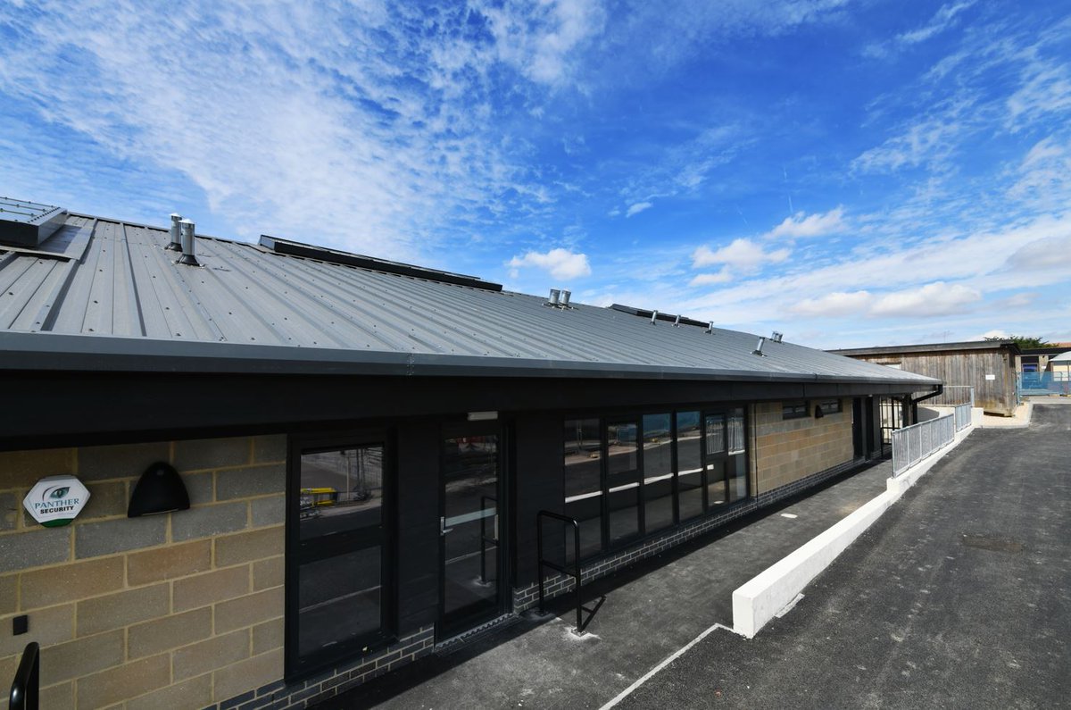 ArcherBCLtd's tweet photo. Stunning 8 classroom block now completed and in use @Barnesfarmjnr @FarmBarnes - thank you to @ChelmsfordThe and @InfoBeardwell https://t.co/AZXEoug9oi