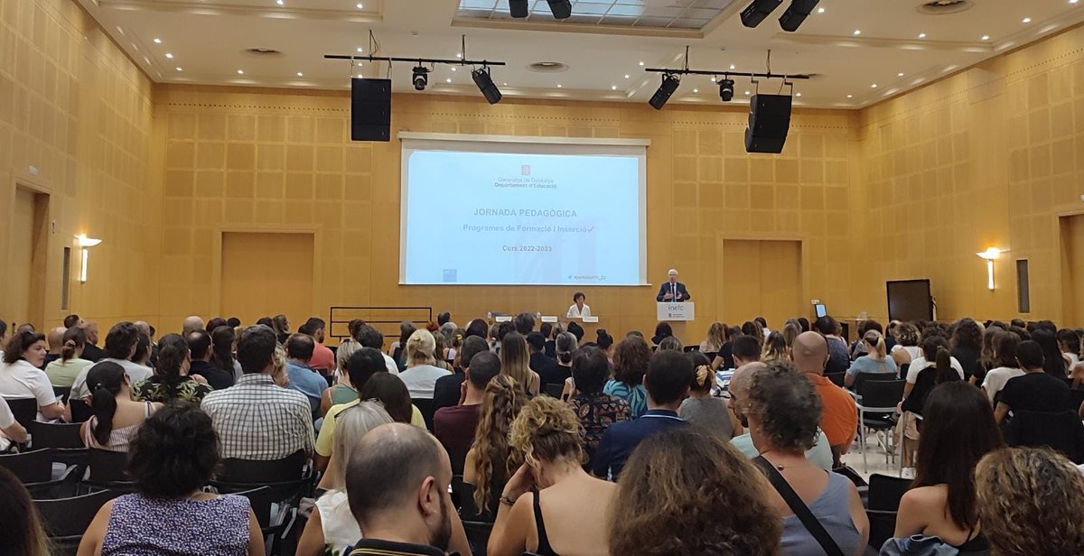 Inslessalines's tweet photo. Avui @Inslessalines estem participant i disfrutant de la jornada d'inauguració dels programes de formació i inserció. Comencem el curs amb més força que mai! #JornadapedagògicaPFI #FormemProfessionals
#ElPratdeLlobregat #FP #PFI #InstitutLesSalines 
@fpcatalunya @catFPx @pfi_edu https://t.co/bTzRJHtjW6