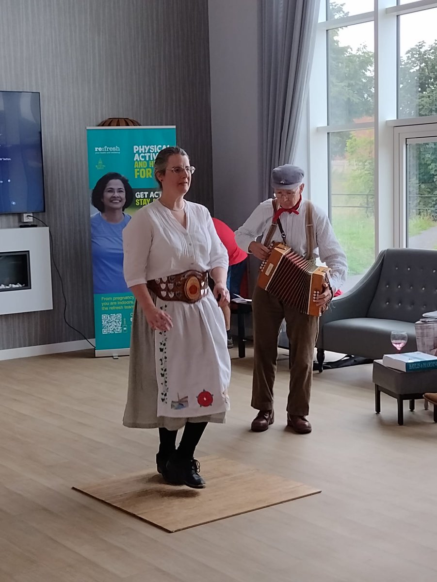 AlbionMillCH's tweet photo. Yesterday residents of Albion Mill enjoyed a Lancashire night ☺
Nick Burton a local historian &amp; author entertained everyone with tales &amp; photos of Lancashire including Albion Mills past. We also enjoed watching the clog dancing performance!
Thank you to all that attended😃 https://t.co/MUk7A96y4n