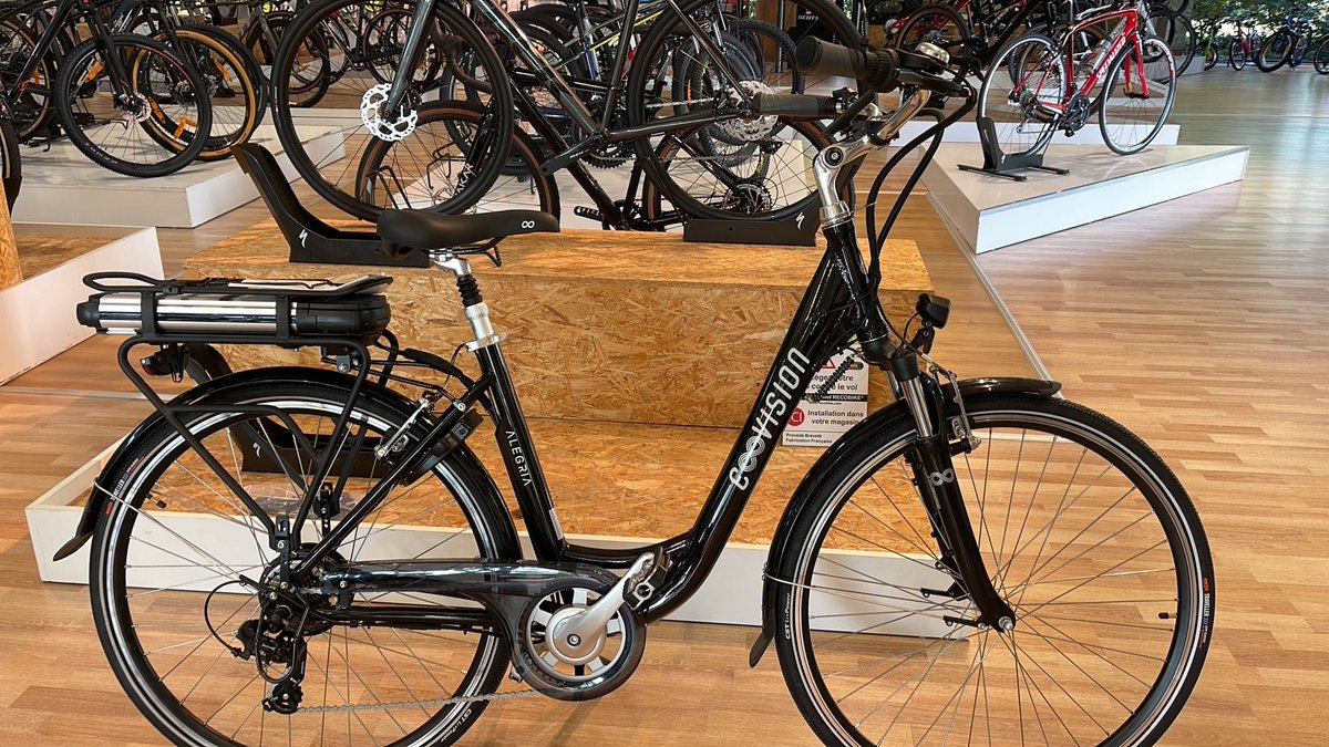 pierrelegeay's tweet photo. ❗Vélo volé ❗hier sur Angers rue Boisnet.
Le vélo était attaché et est marqué.
Merci pour les RT. https://t.co/zfb8rHOROH