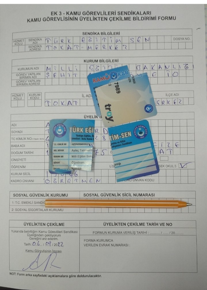 aytachocam's tweet photo. Öğretmenin yanında duracaksanız dimdik duracaksınız. Öğretmenin hakkını arayacaksınız meydanlarda boy göstererek arayacaksınız. Biz kimsenin milletvekili olmak için kullanacağı basamak değiliz. Unutmayın ki biz varsak siz varsınız. #ogretmenlervazgecmeyecek https://t.co/5Svwhuv4Wz