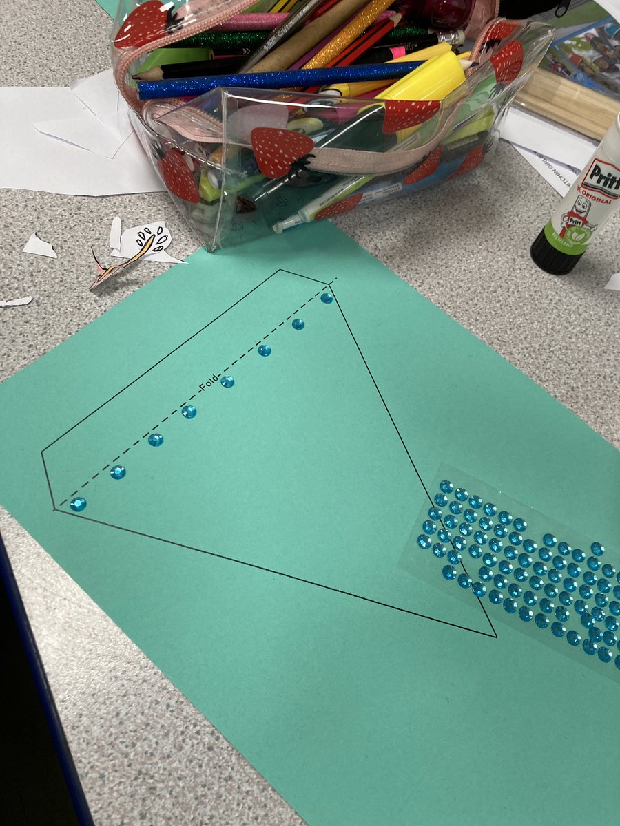 HGSTransition's tweet photo. More Y7 house bunting @HitchinGirls #findingitemsinmyhousecolour #houseidentity https://t.co/06WlvBgyxh