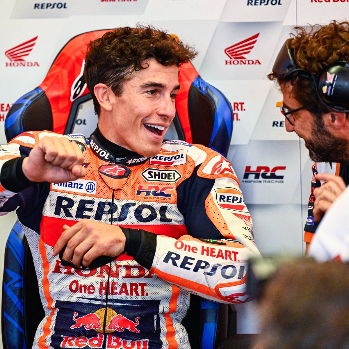 alejandrogp__'s tweet photo. MIRAD ESA SONRISA

Esta es la cara de Marc Márquez comentando sus sensaciones en la moto después de su vuelta. https://t.co/B89T3jNp74