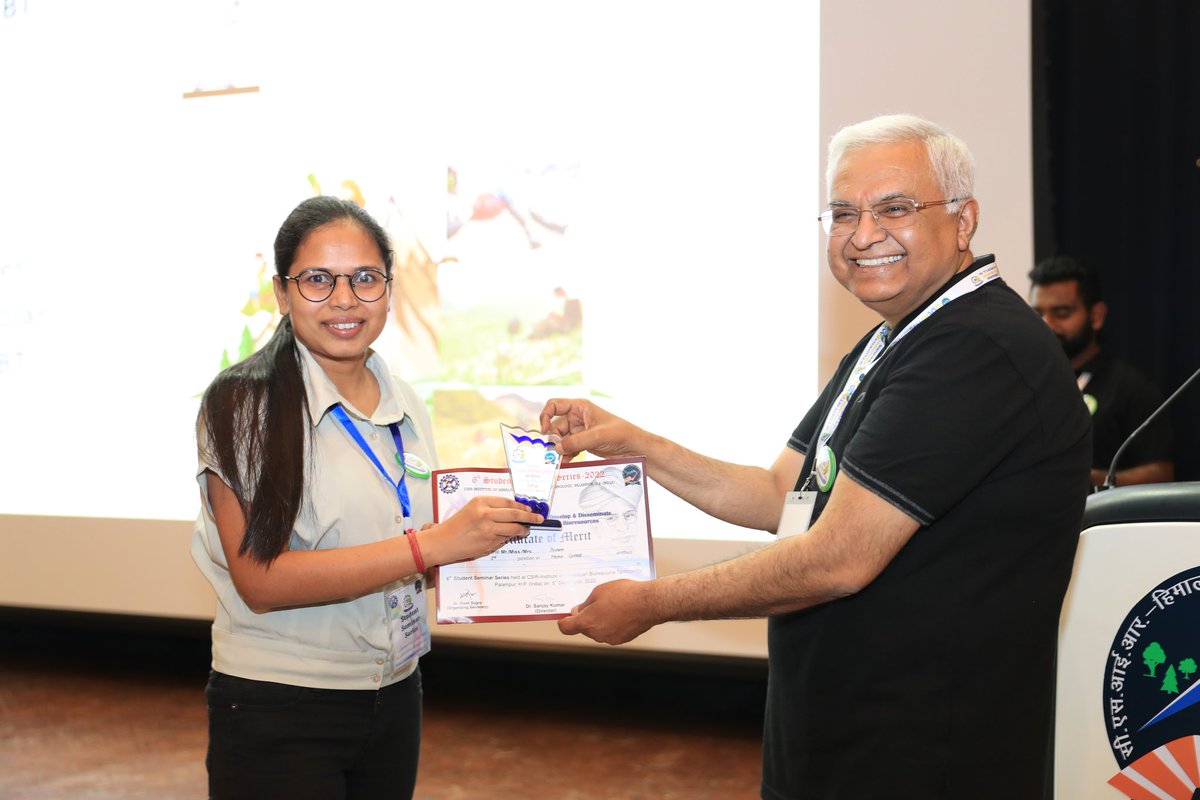 PoonamP56216846's tweet photo. I am very thankful for the award in the category of "scientific meme" competition #studentseminarseries2022#CSIR-IHBT Palampur https://t.co/t5i2kgA8S6