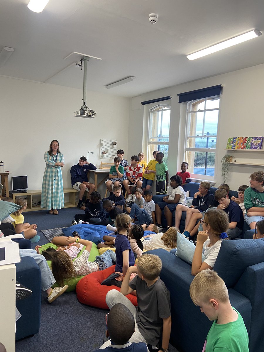 MonktonHatton's tweet photo. Everyone arrived back to see some new rooms appear in Hatton, including the βsnugβ & brand new common room π #HattonHouse.
First night completed and off to school today! #MonktonPrep https://t.co/fTyKBslEO0