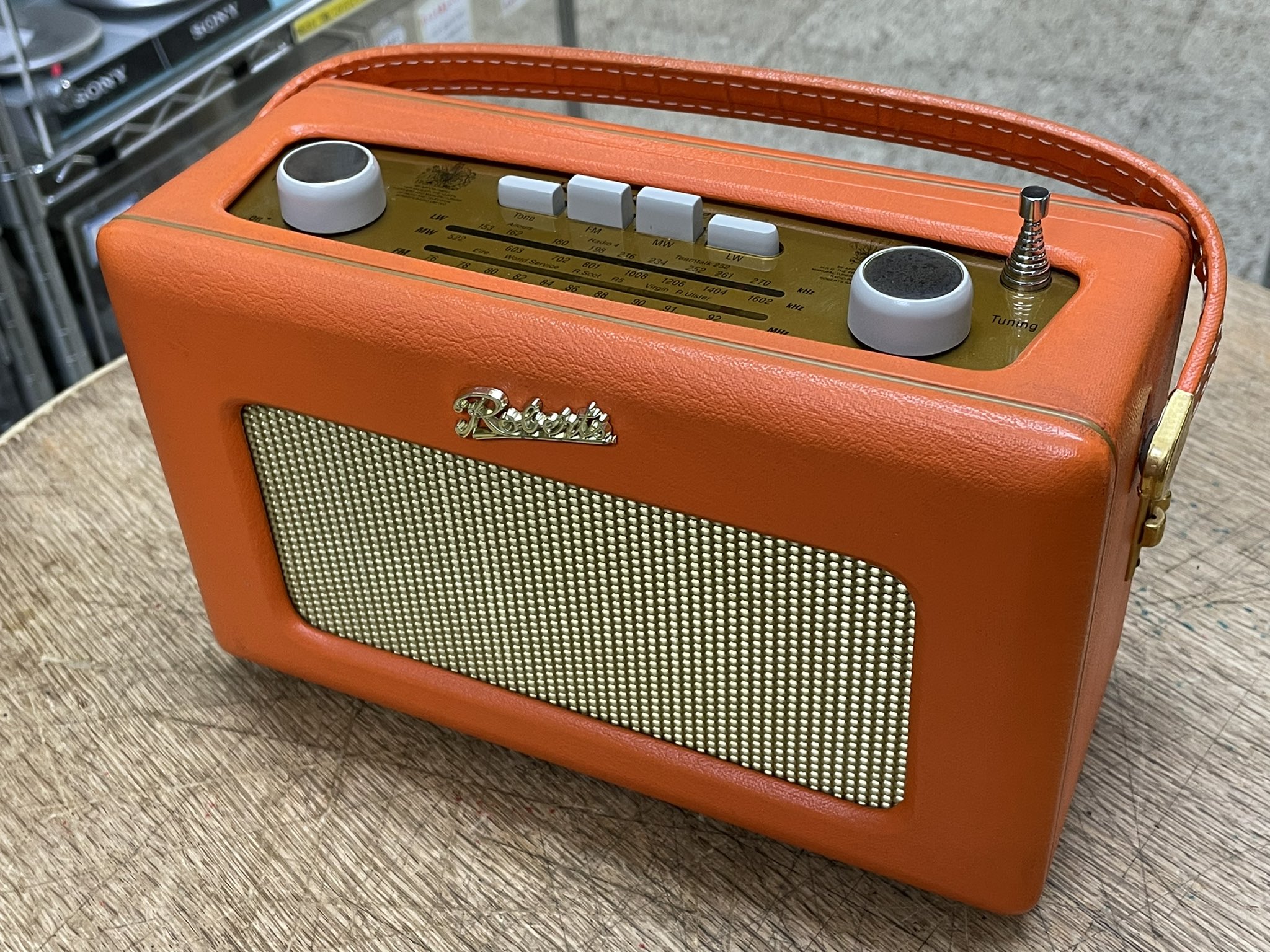 ROBERTS ロバーツ ラジオ イギリス 英国 ブリティッシュ 王室御用達 英国王室御用達 ROBERTS クラシックラジオ R250