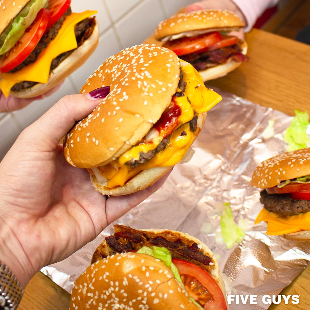 INTERRO SPÉCIALE RENTRÉE : j’achète 49 burgers, j’en donne 9 à Julie et 12 à Gaëtan, combien il en reste ? Assez pour faire kiffer toute mon équipe 🥵