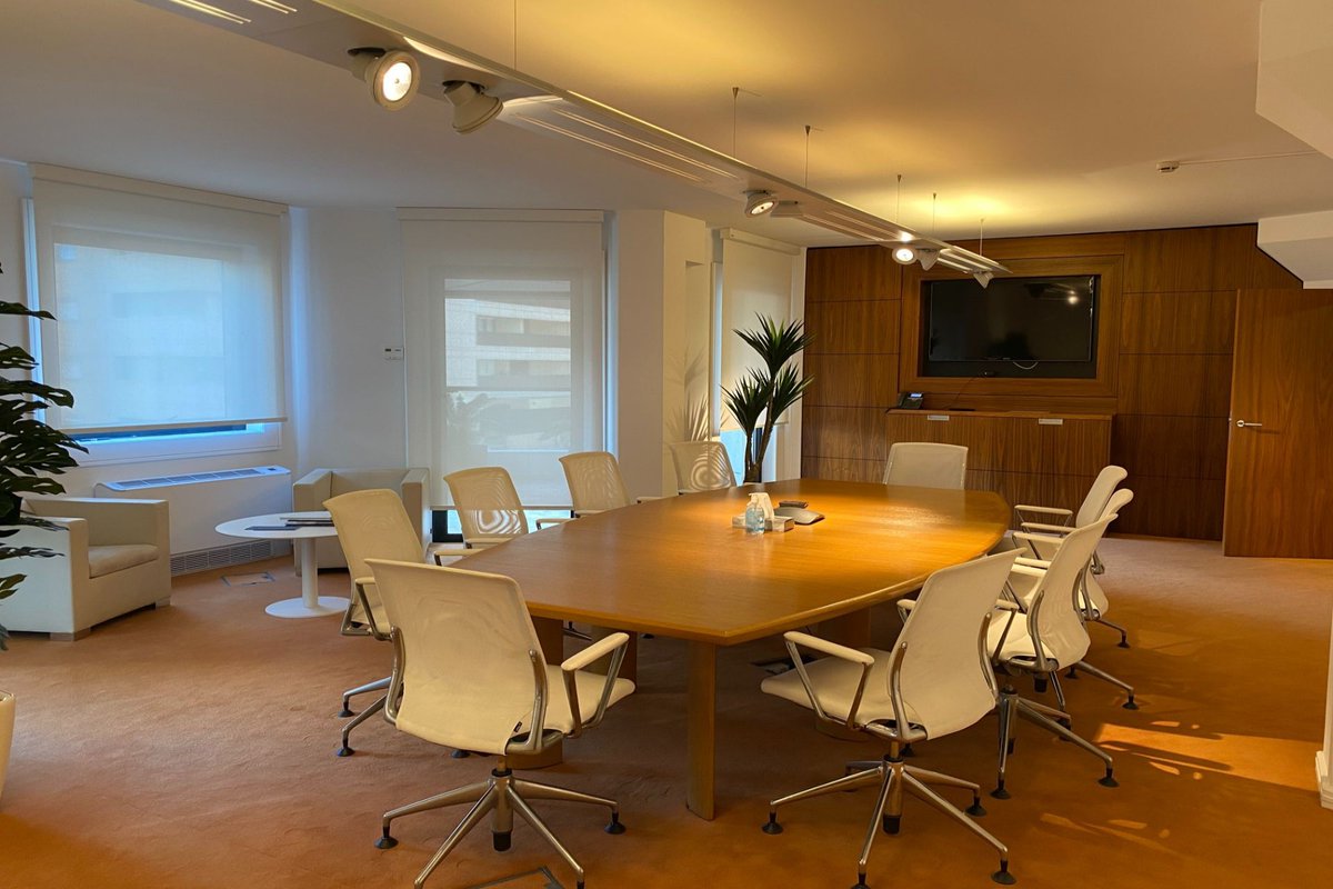 AFIMMonaco98's tweet photo. Are you relocating your business to #Monaco? Looking for bigger #offices? 
We have amazing 872sqm new offices available to rent immediately, in the heart of #MonteCarlo! 🇮🇩 
Any questions? Do not hesitate to contact us by phone at +377 97 97 87 87. 
#monacorealestate #monacolife https://t.co/iDDmTIqmaR