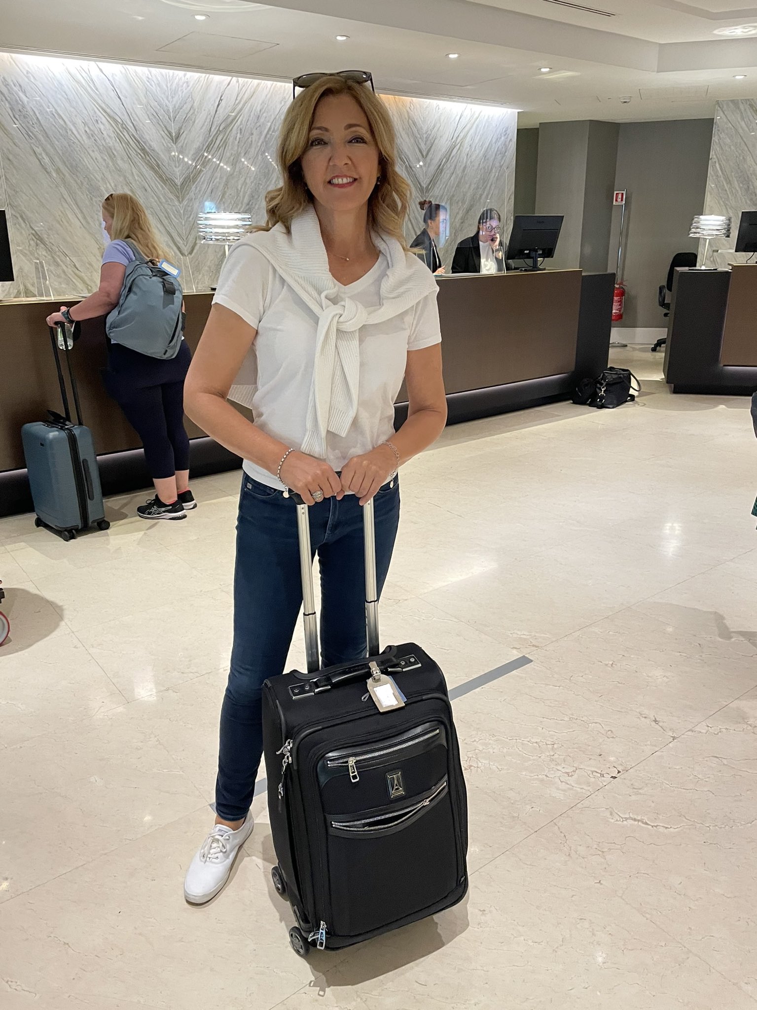 chris-jansing-on-twitter-two-weeks-in-a-carry-on-work-5-outfits-long-weekend-wedding-dresses-heels-vacation-jeans-t-shirts-flip-flops-linen-pants-etc-packing-is-my-superpower-https-t-co-8kww7il38q-twitter