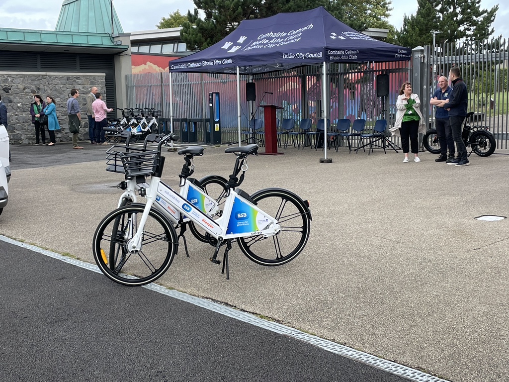 IEVAsso's tweet image. DCC mobility hub launch with @Easygo_ie fast chargers &amp;amp; an eBike hub