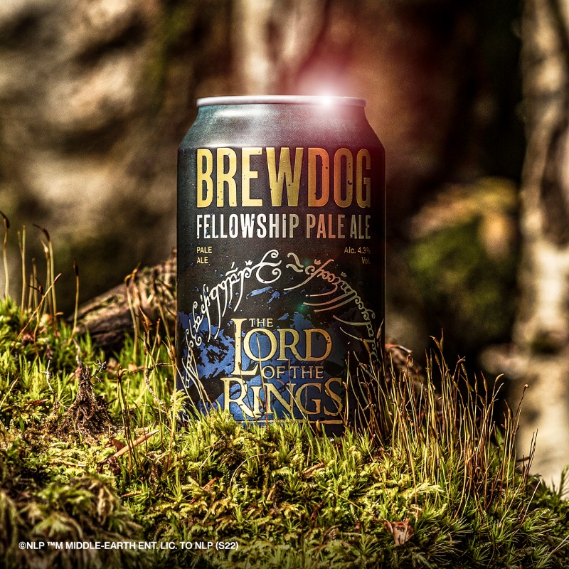 BrewDog's tweet photo. …And you shall have my beer.

Our latest brew is a joint venture with The Lord of the Rings. This Fellowship Pale Ale features a company of six different hops, taking you on a journey with mango, pink grapefruit and stone fruit.

Available exclusively online and in @Tesco.