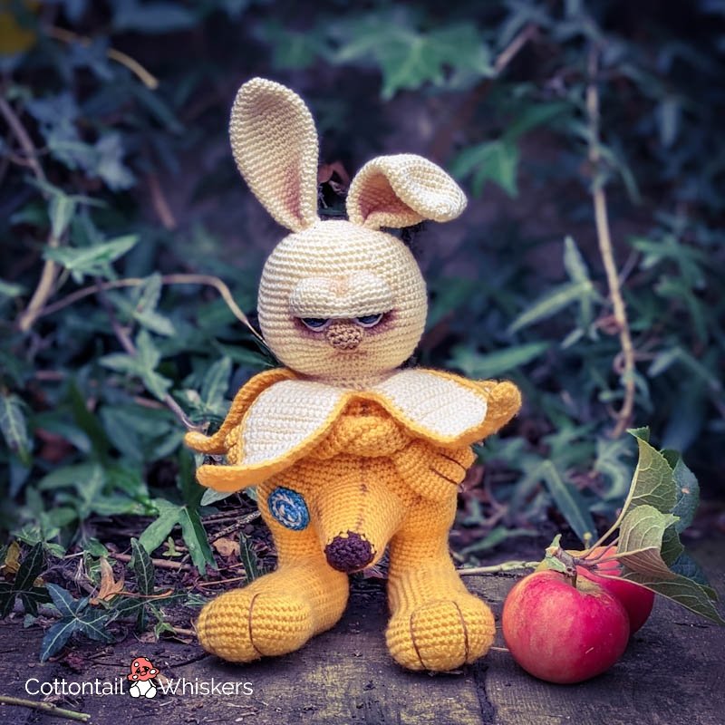 CottontailBea's tweet photo. Go on....ask me what's in my banana suit.....I dare you! #bananabunny #banana #notahappybunny #bananasinpyjamas https://t.co/XNs4ZEcSG3