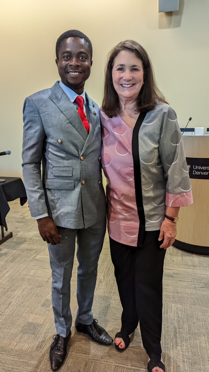 jjbrou1's tweet photo. J'ai rencontré Diana Degette où nous avons parlé de stratégies de bonne gouvernance politique et administrative et le management des affaires publiques
#YALI2022 #politique #management 
@WashFellowship @IREXintl https://t.co/bu3c9XXYMg