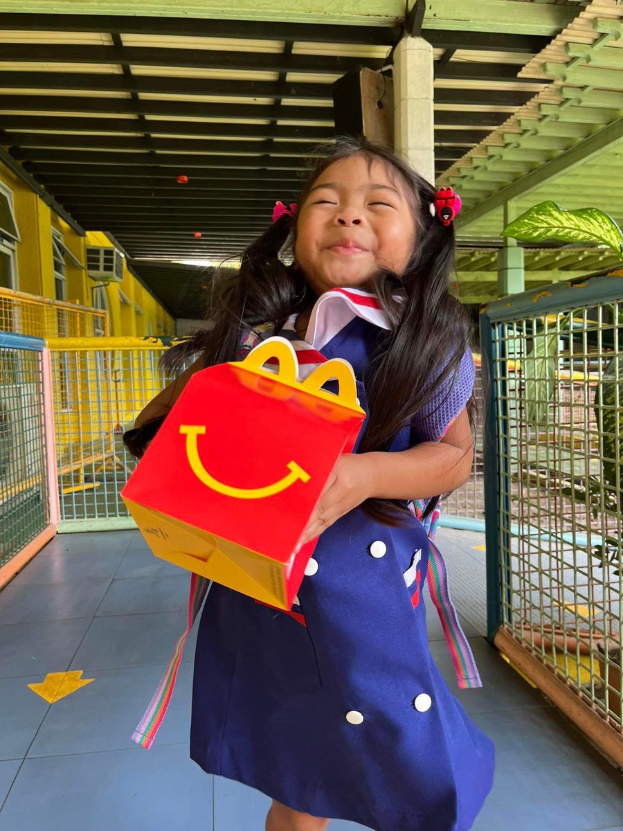 AvryleDXB tweet media