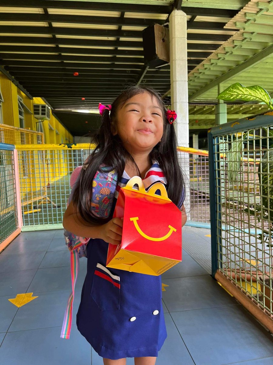 AvryleDXB tweet media