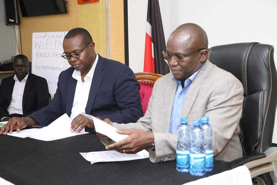 040County's tweet photo. Busia Governor H.E Dr Paul Nyongesa Otuoma and his Deputy H.E ACIB Arthur Odera are meeting County Executive Committee Members, Chief Officers and Director for the official launch of the 100 Days Rapid Results Initiative (RRI) Development Program at Breeze Hotel. https://t.co/HbYreUyYg6