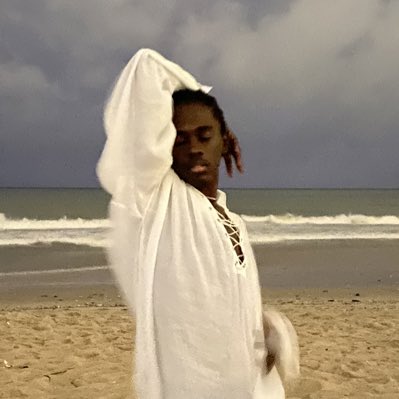 Prince Erica washed ashore. 💙🌊#NewProfilePic

📸: @IJamie1o1
