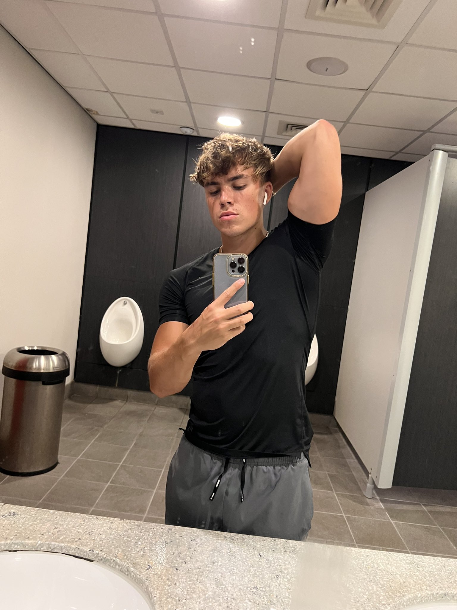 Master seb on twitter top off or top on findom cashmaster paypig