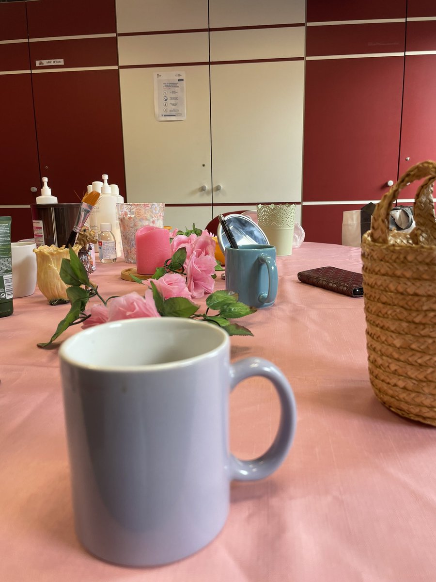 Le nouveau podcast se prépare…

Matinée de reportage dans un atelier beauté associatif